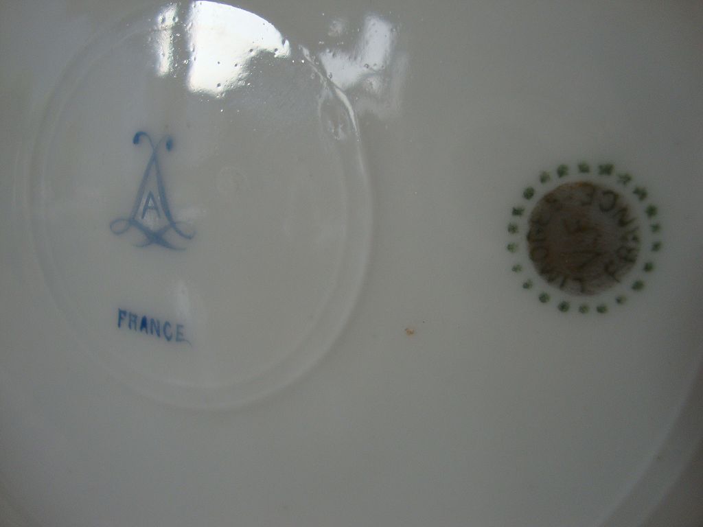 Magnificent Limoges Porcelain Cabinet Plate ~ Gold Embossed Leaf Rim~ Hand Painted Putti / Cherubs ~ signed by Master Artist ''Muville'' ~ VF Factory Limoges France 1892 Magnificent Limoges Porcelain Cabinet Plate ~ Gold Embossed Leaf Rim~ Hand Painted Putti / Cherubs ~ signed by Master Artist ''Muville'' ~ VF Factory Limoges France 1892
