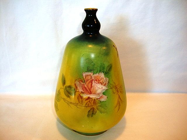 Fantastic Royal Bonn German Vase ~ Beautifully Shaped Earthenware ~ Yellow and White Roses ~ - Franz Anton Mehlem Earthenware Factory 1888-1920 Fantastic Royal Bonn German Vase ~ Beautifully Shaped Earthenware ~ Yellow and White Roses ~ - Franz Anton Mehlem Earthenware Factory 1888-1920