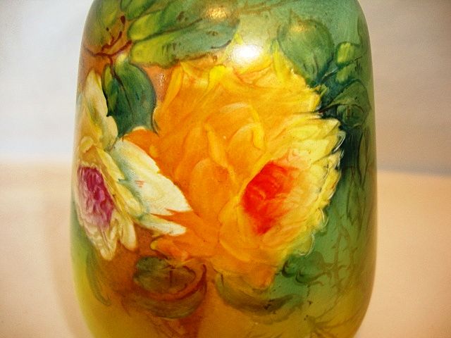 Fantastic Royal Bonn German Vase ~ Beautifully Shaped Earthenware ~ Yellow and White Roses ~ - Franz Anton Mehlem Earthenware Factory 1888-1920 Fantastic Royal Bonn German Vase ~ Beautifully Shaped Earthenware ~ Yellow and White Roses ~ - Franz Anton Mehlem Earthenware Factory 1888-1920