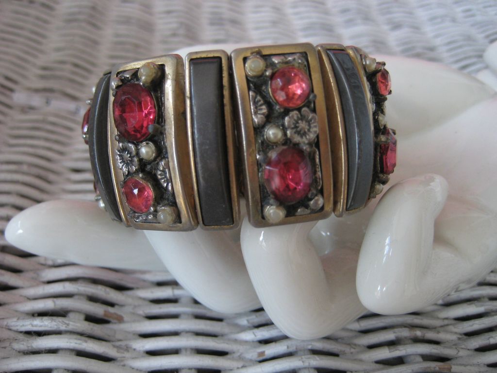 Pink Rhinestone Panel Expansion Bracelet Pink Rhinestone Panel Expansion Bracelet