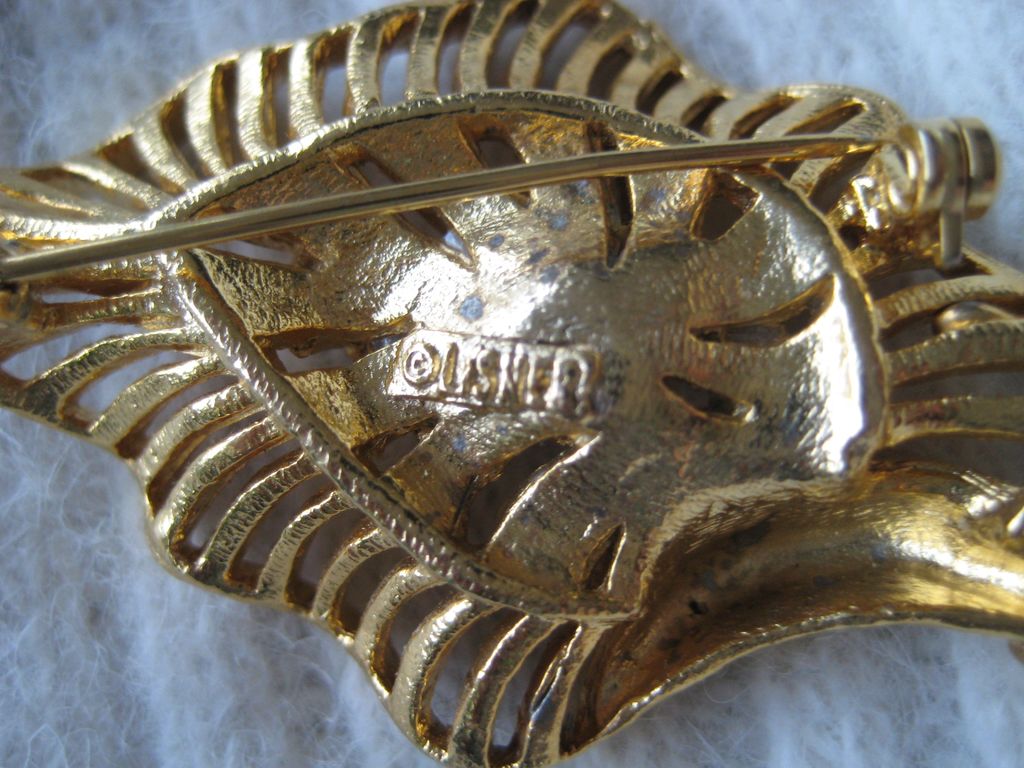 Lisner Goldtone Rhinestone Leaf Brooch Lisner Goldtone Rhinestone Leaf Brooch
