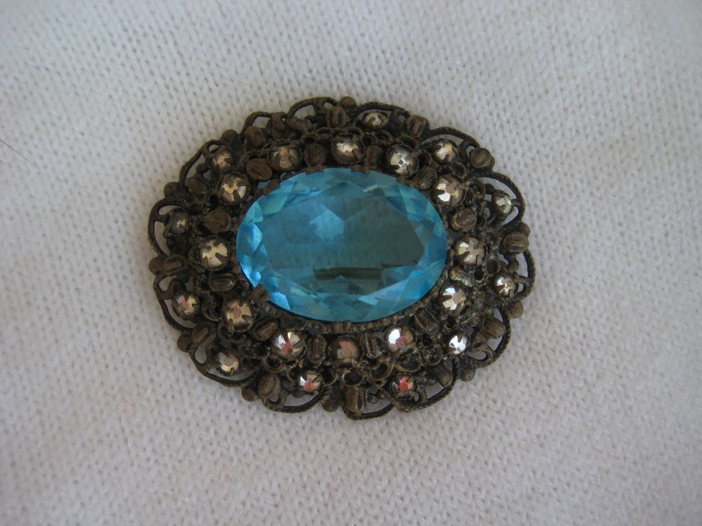 Ornate Aqua Topaz-Colored Brooch Ornate Aqua Topaz-Colored Brooch