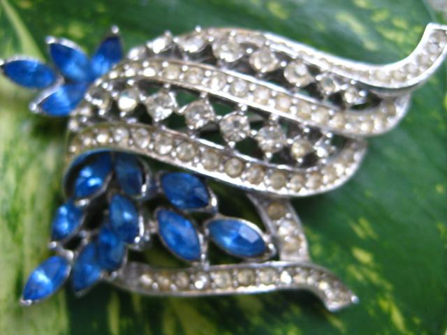 Gorgeous Vintage Blue and Clear Rhinestone Brooch Gorgeous Vintage Blue and Clear Rhinestone Brooch