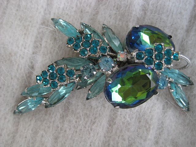 Magnificent Aqua Teal Watermelon D& E Juliana Rhinestone Brooch Magnificent Aqua Teal Watermelon D& E Juliana Rhinestone Brooch