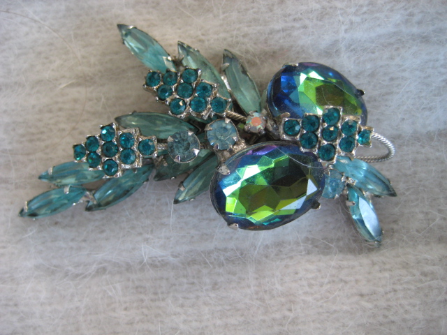 Magnificent Aqua Teal Watermelon D& E Juliana Rhinestone Brooch Magnificent Aqua Teal Watermelon D& E Juliana Rhinestone Brooch