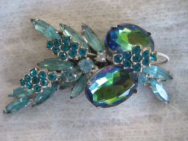 Magnificent Aqua Teal Watermelon D& E Juliana Rhinestone Brooch Magnificent Aqua Teal Watermelon D& E Juliana Rhinestone Brooch