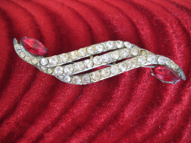 Shimmering Red & Clear Rhinestone Brooch Shimmering Red & Clear Rhinestone Brooch