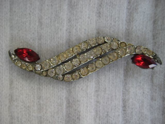 Shimmering Red & Clear Rhinestone Brooch Shimmering Red & Clear Rhinestone Brooch
