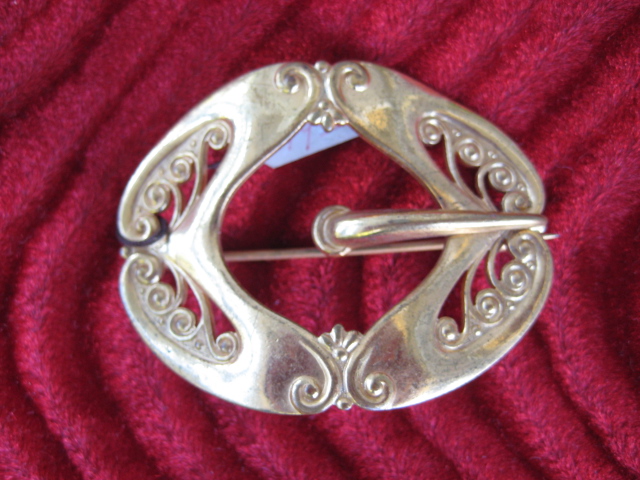 Eloquent Art Nouveau Sash Brooch Eloquent Art Nouveau Sash Brooch