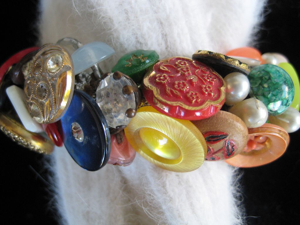 Colorful Vintage Button Bracelet Colorful Vintage Button Bracelet