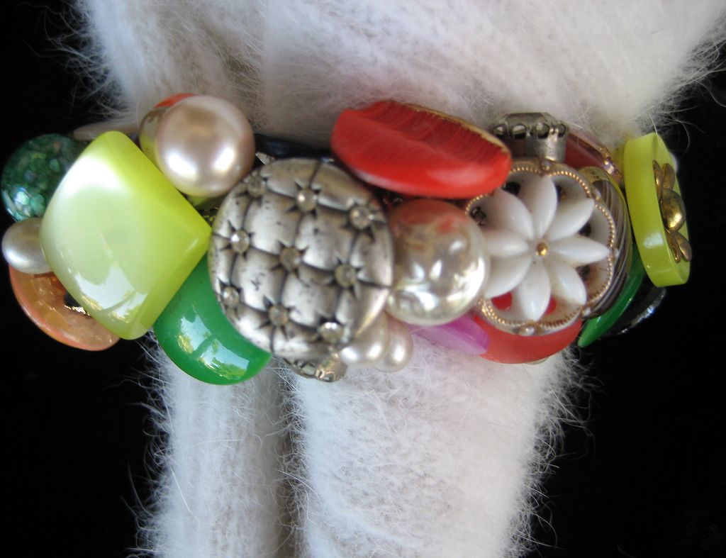 Colorful Vintage Button Bracelet Colorful Vintage Button Bracelet
