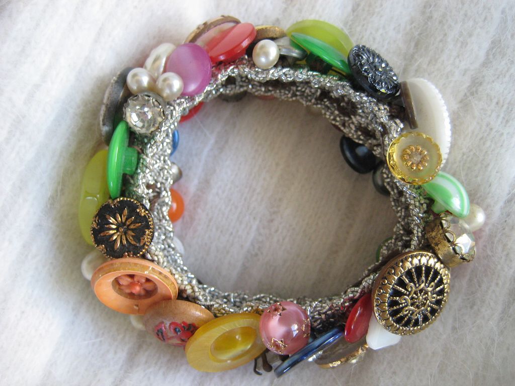 Colorful Vintage Button Bracelet Colorful Vintage Button Bracelet