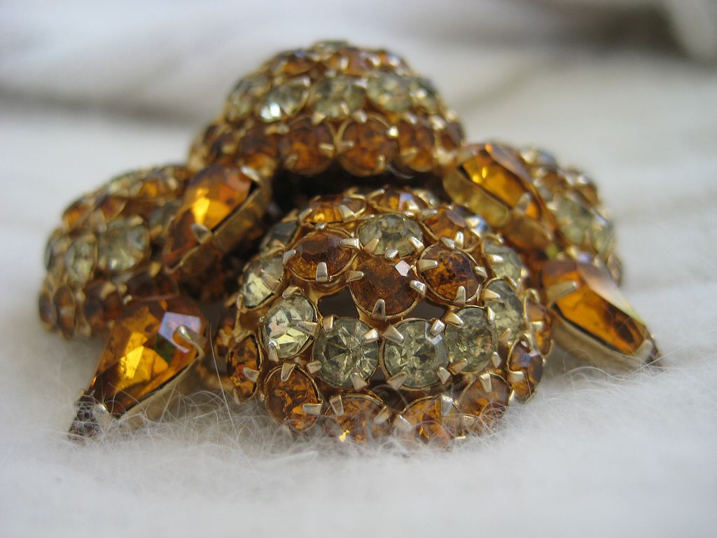 Warner Large Topaz-Colored Rhinestone Brooch Warner Large Topaz-Colored Rhinestone Brooch