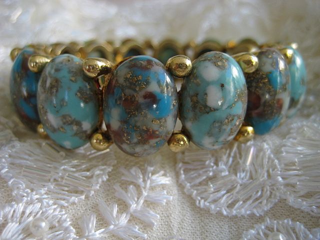 Magnificent Har Speckled Egg Cabochon Bracelet Earrings Magnificent Har Speckled Egg Cabochon Bracelet Earrings