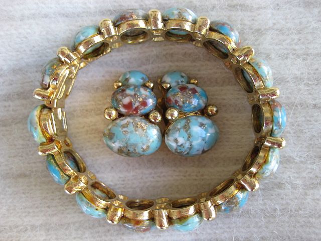Magnificent Har Speckled Egg Cabochon Bracelet Earrings Magnificent Har Speckled Egg Cabochon Bracelet Earrings