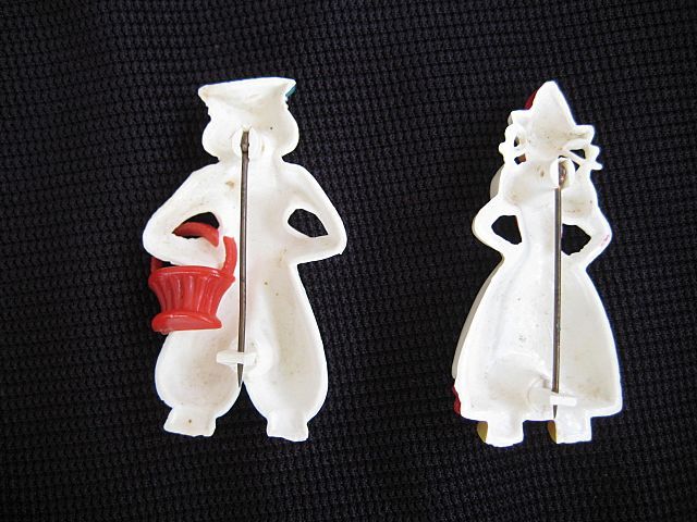 Early Plastic Dutch Boy Girl Pin Early Plastic Dutch Boy Girl Pin