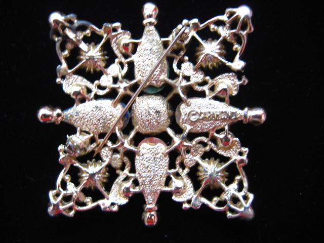 Vintage Signed Sarah Coventry Multi-Colored Marbled Stones Faux Pearl Brooch Vintage Signed Sarah Coventry Multi-Colored Marbled Stones Faux Pearl Brooch