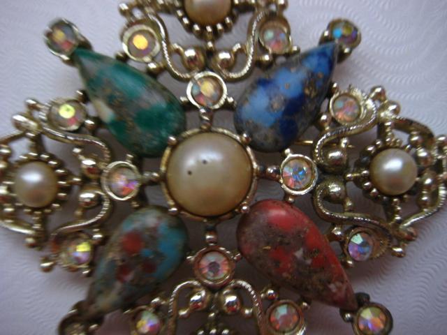 Vintage Signed Sarah Coventry Multi-Colored Marbled Stones Faux Pearl Brooch Vintage Signed Sarah Coventry Multi-Colored Marbled Stones Faux Pearl Brooch