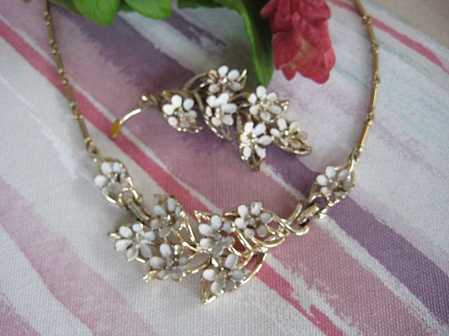 Dainty White Enamel Rhinestone Floral Necklace Brooch Dainty White Enamel Rhinestone Floral Necklace Brooch