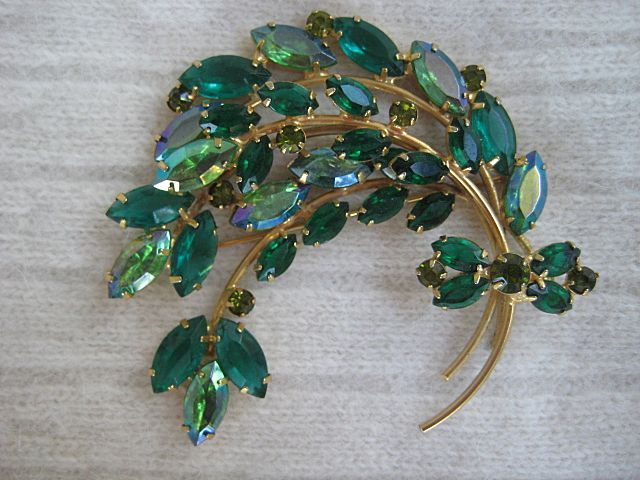 Large Delizza & Elster Emerald-Green Teal Rhinestone Brooch Large Delizza & Elster Emerald-Green Teal Rhinestone Brooch