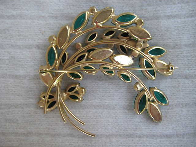 Large Delizza & Elster Emerald-Green Teal Rhinestone Brooch Large Delizza & Elster Emerald-Green Teal Rhinestone Brooch