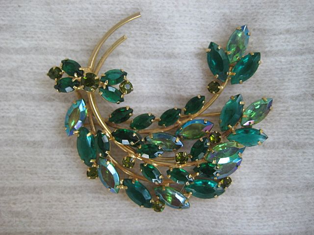 Large Delizza & Elster Emerald-Green Teal Rhinestone Brooch Large Delizza & Elster Emerald-Green Teal Rhinestone Brooch