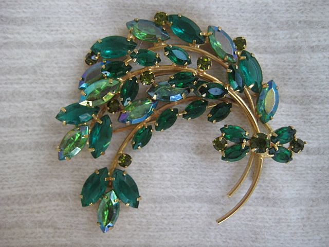 Large Delizza & Elster Emerald-Green Teal Rhinestone Brooch Large Delizza & Elster Emerald-Green Teal Rhinestone Brooch
