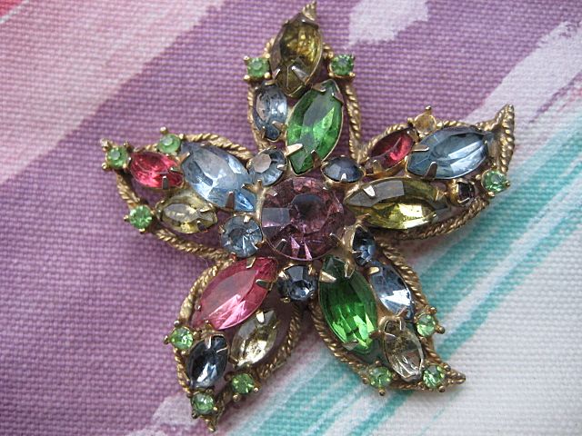 Weiss Multi Colored Rhinestone Star/Starfish Brooch Weiss Multi Colored Rhinestone Star/Starfish Brooch
