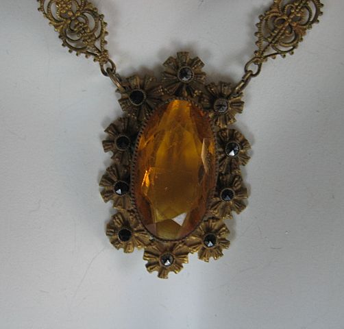 Czechoslovakian Crystal Topaz Cabochon Necklace Czechoslovakian Crystal Topaz Cabochon Necklace