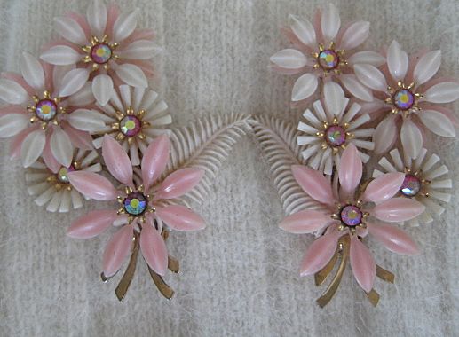 Coro Shell Pink Plastic Rhinestone Clip Earrings Coro Shell Pink Plastic Rhinestone Clip Earrings