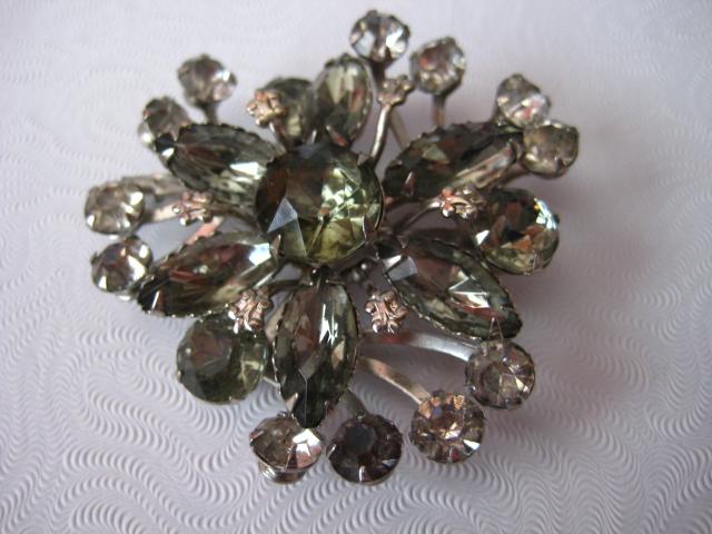Smokey Navette Clear Round Rhinestone Brooch Smokey Navette Clear Round Rhinestone Brooch