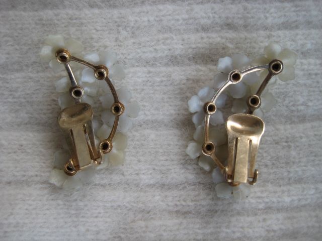 Thermoplastic White and Blue Rhinestone Flower Clip Earrings Thermoplastic White and Blue Rhinestone Flower Clip Earrings
