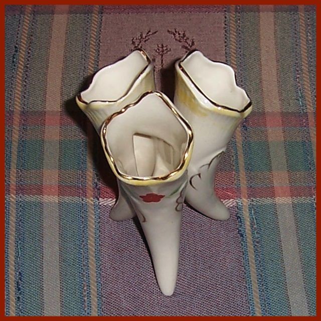 Beautiful Glazed Three Horn Vase Beautiful Glazed Three Horn Vase