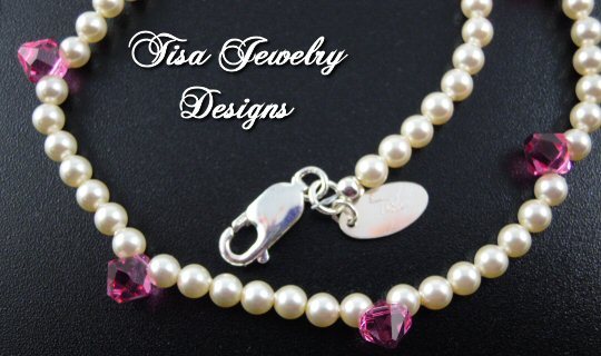 BECKY – Child's necklace of Swarovski crystal pearls with rose Swarovski crystal pendants BECKY – Child's necklace of Swarovski crystal pearls with rose Swarovski crystal pendants