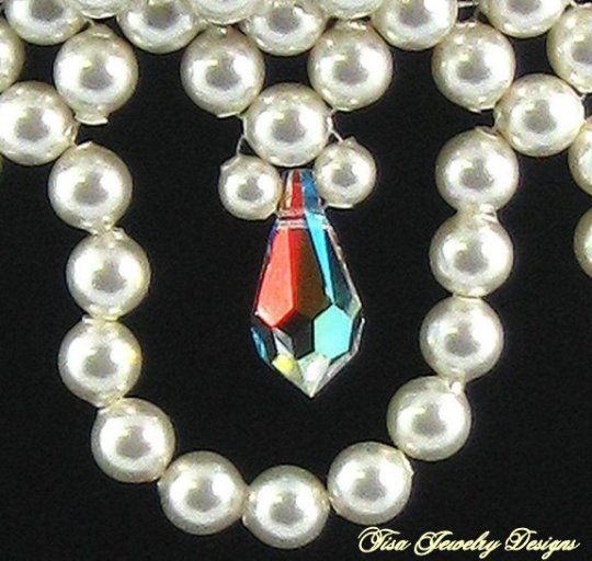 MELISSA - Lovely choker of Swarovski crystal simulated pearls and Swarovski crystal drop pendants MELISSA - Lovely choker of Swarovski crystal simulated pearls and Swarovski crystal drop pendants