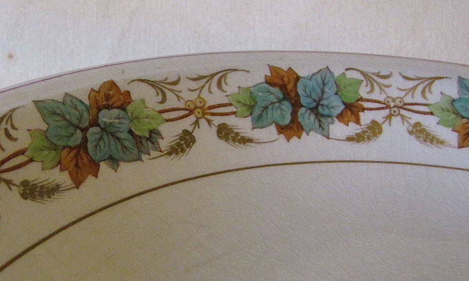 Early 19th Century Pedestal Cake Plate, IVY BORDER Early 19th Century Pedestal Cake Plate, IVY BORDER