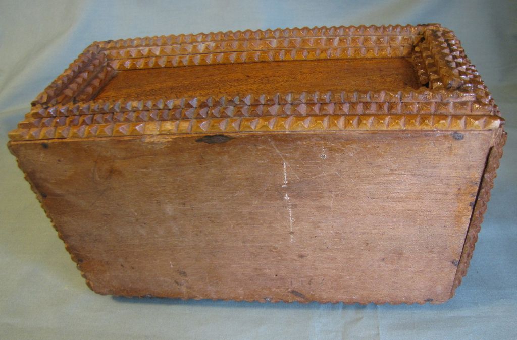 Nice Antique Tramp Art Box, Chip Carved, Cigar Box Advertising Nice Antique Tramp Art Box, Chip Carved, Cigar Box Advertising