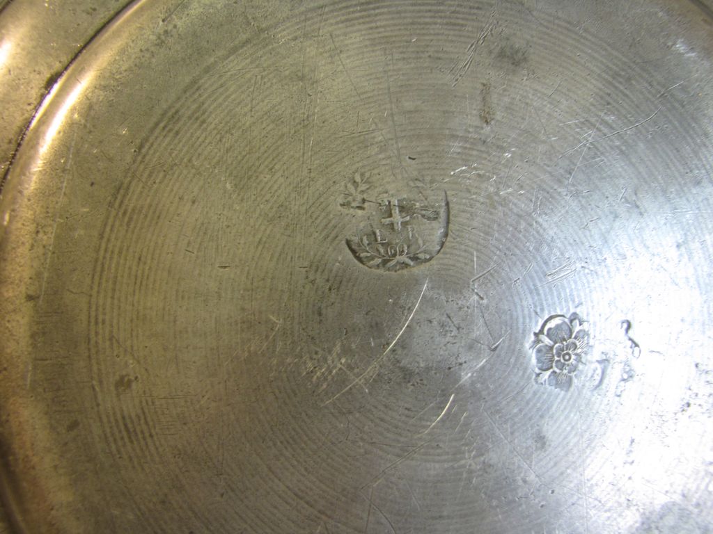 What are English pewter marks?