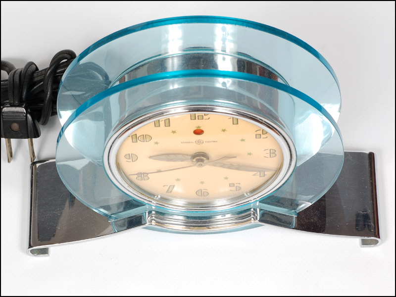 GE "Rapture" Electric Shelf Clock, Model 3H160 GE "Rapture" Electric Shelf Clock, Model 3H160