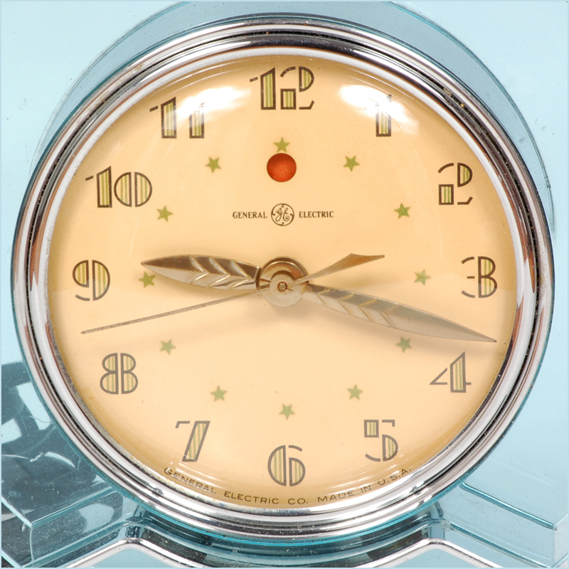 GE "Rapture" Electric Shelf Clock, Model 3H160 GE "Rapture" Electric Shelf Clock, Model 3H160