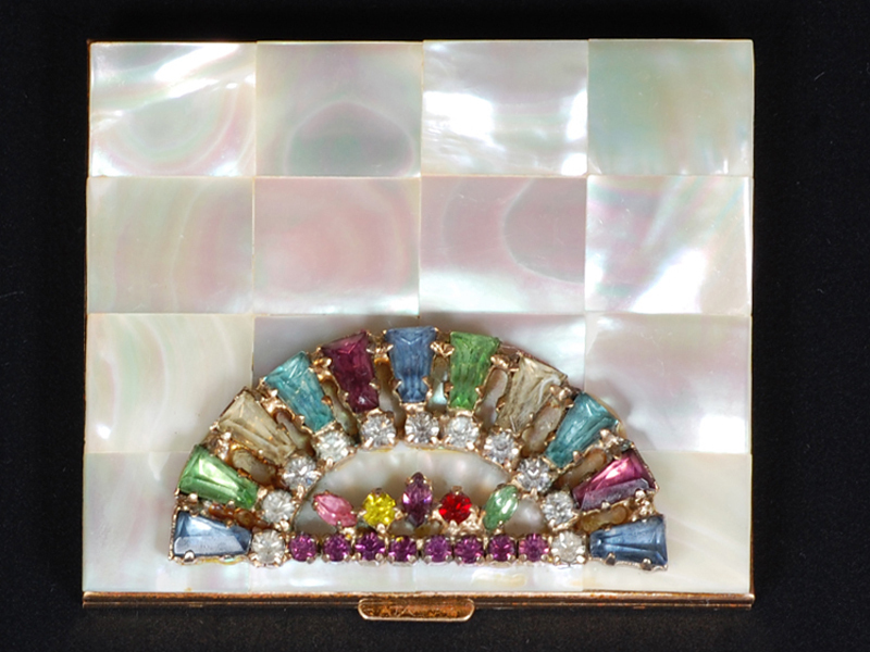 Mother of Pearl Powder Compact with Rhinestones Mother of Pearl Powder Compact with Rhinestones
