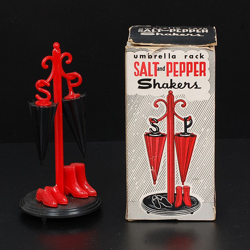 Vintage Umbrella Rack Salt & Pepper Shakers Vintage Umbrella Rack Salt & Pepper Shakers