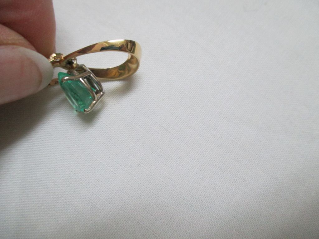 14K Yellow Gold/Emerald Pendant With 20" 14K Chain 14K Yellow Gold/Emerald Pendant With 20" 14K Chain