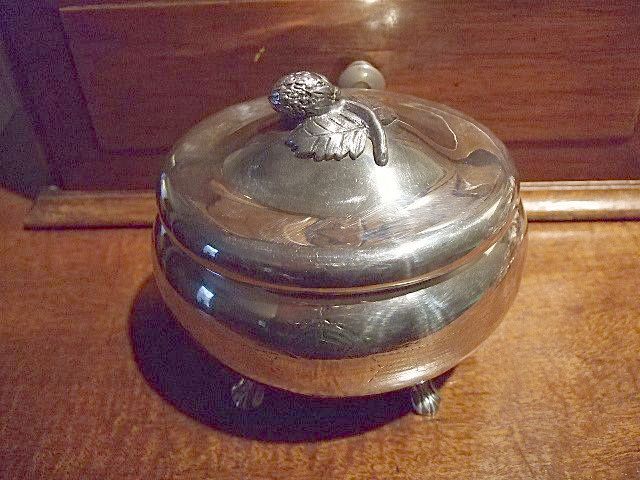 Silverplated Footed Hinged Oval Box With Strawberry on Top. Silverplated Footed Hinged Oval Box With Strawberry on Top.