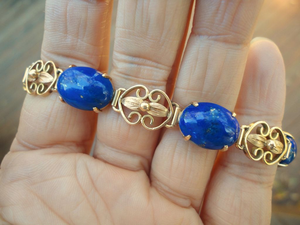 Vintage 14K Royal Blue Lapis Lazuli Cabochon Bracelet 17.1 Grams Vintage 14K Royal Blue Lapis Lazuli Cabochon Bracelet 17.1 Grams