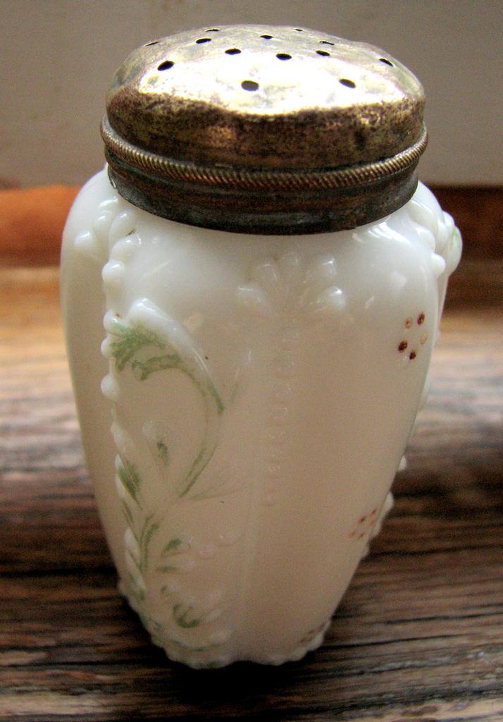Northwood Glass Paneled sprig Victorian shaker, salt pepper Northwood Glass Paneled sprig Victorian shaker, salt pepper