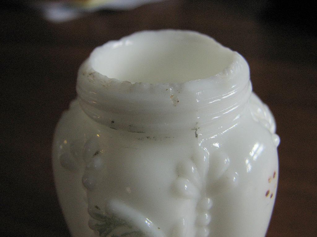 Northwood Glass Paneled sprig Victorian shaker, salt pepper Northwood Glass Paneled sprig Victorian shaker, salt pepper