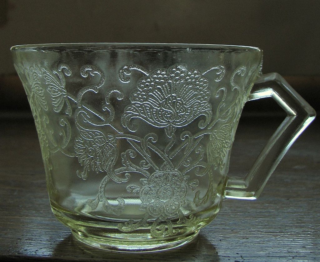 Depression Glass Florentine #2, Yellow cup saucer set, Hazel Atlas Depression Glass Florentine #2, Yellow cup saucer set, Hazel Atlas