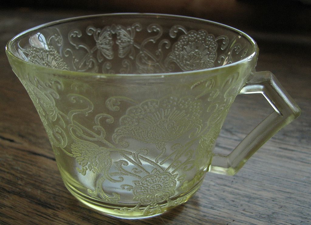 Depression Glass Florentine #2, Yellow cup saucer set, Hazel Atlas Depression Glass Florentine #2, Yellow cup saucer set, Hazel Atlas