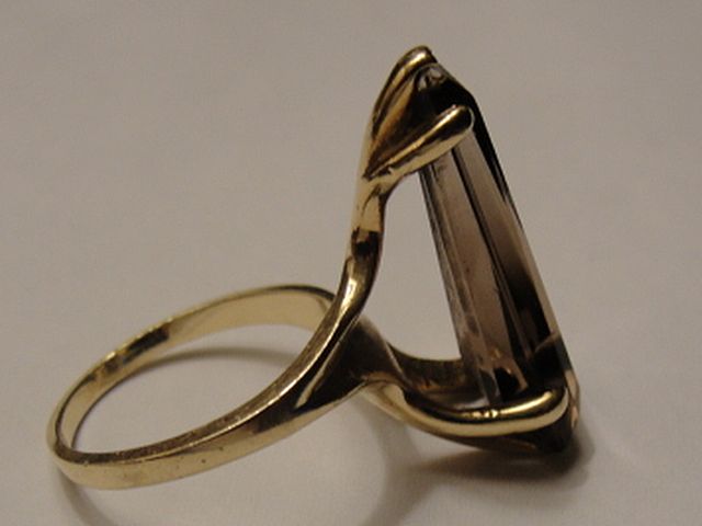 14 kt Yellow Gold Smoky Quartz Tapered Baguette Ring 14 kt Yellow Gold Smoky Quartz Tapered Baguette Ring
